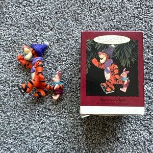 Hallmark Christmas Ornament Disney Tigger & Piglet Winnie The Pooh Skating